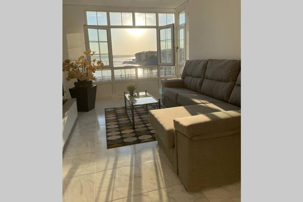 Apartamento Plaza Del Parque Villanueva De Arosa Eksteriør bilde